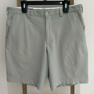 Cutter & Buck Light Gray Flat Front Shorts Men’s Size 34 Casual Lightweight